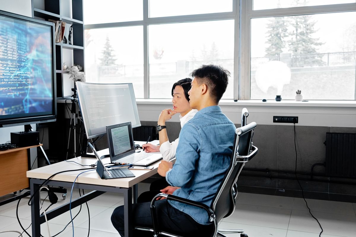 Colleagues working together